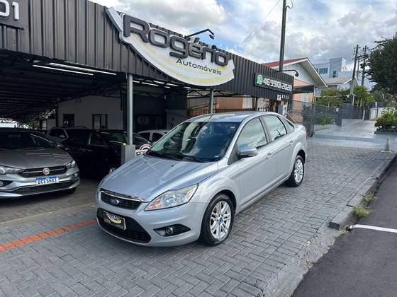 FORD FOCUS 2.0 GLX SEDAN 16V FLEX 4P AUTOMÁTICO FORD FOCUS 2.0 GLX SEDAN 16V FLEX 4P AUTOMÁTICO